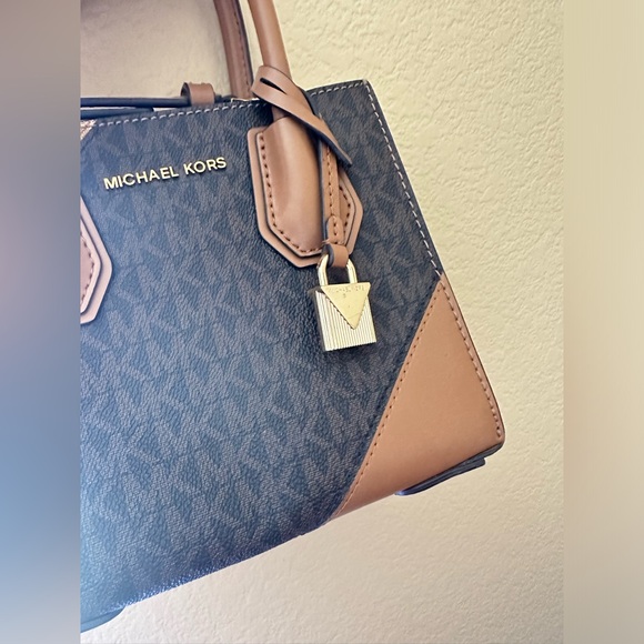 Michael Kors Mercer Two-Tone Logo and Leather Accordion Crossbody Bag - Picture 6 of 8